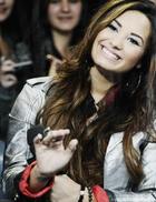 Demi Lovato : demi-lovato-1388656068.jpg