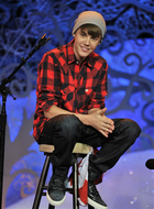 Justin Bieber : justin-bieber-1325118209.jpg
