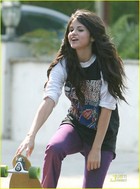 Selena Gomez : selena_gomez_1273173803.jpg