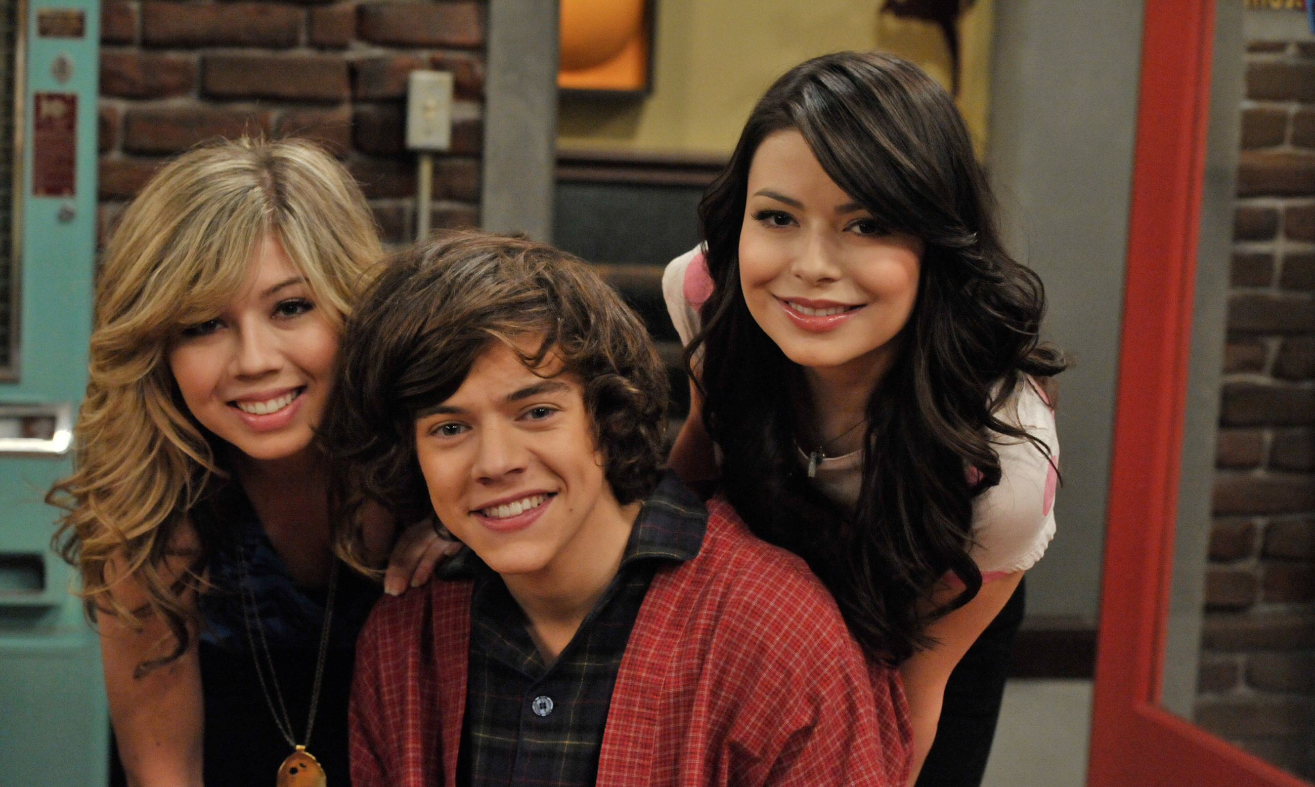 Harry Styles in ICarly, episode: iGo One Direction