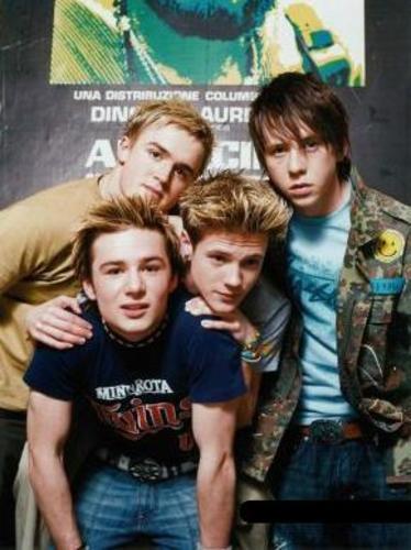 General photo of McFly