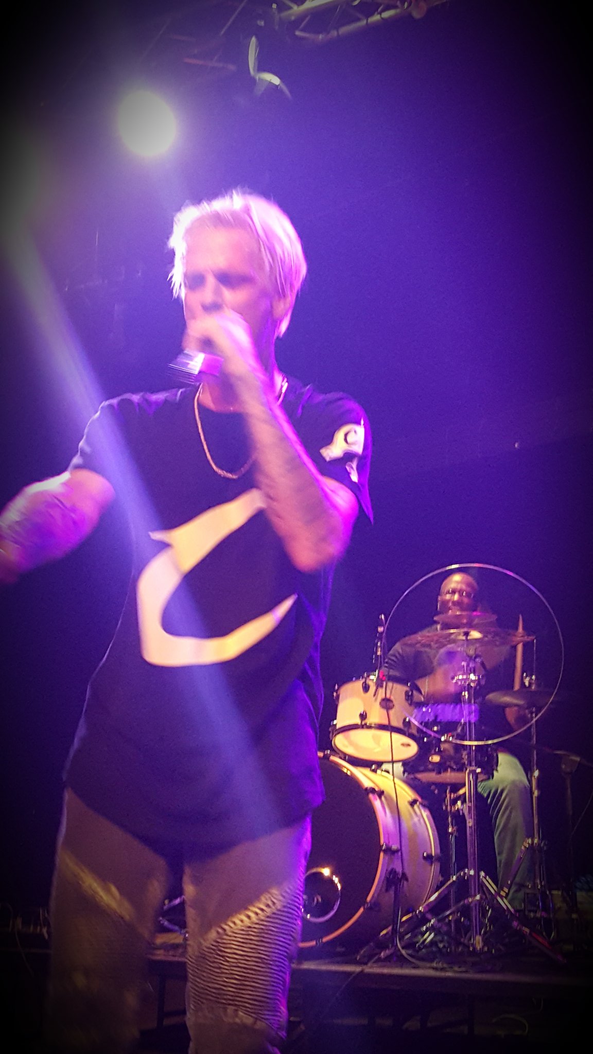 General photo of Aaron Carter