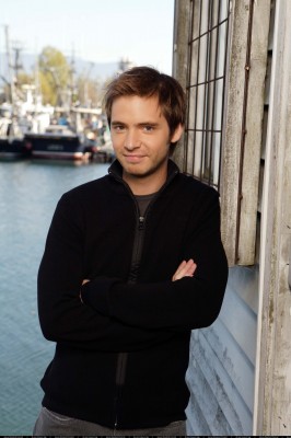 General photo of Aaron Stanford