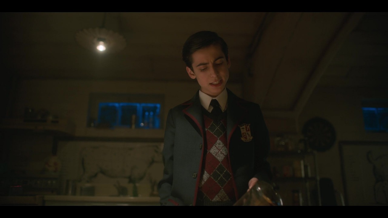 Picture Of Aidan Gallagher In The Umbrella Academy Aidan Gallagher 1554664964 Teen Idols 