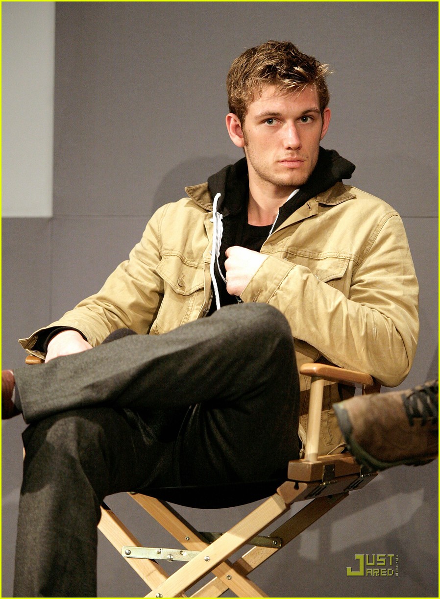 General photo of Alex Pettyfer