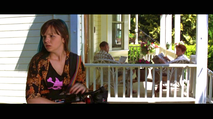 Amber Tamblyn in The Sisterhood of the Traveling Pants