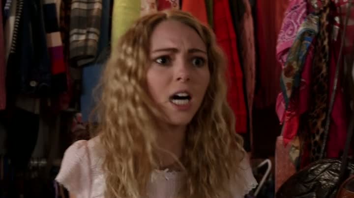 AnnaSophia Robb in The Carrie Diaries