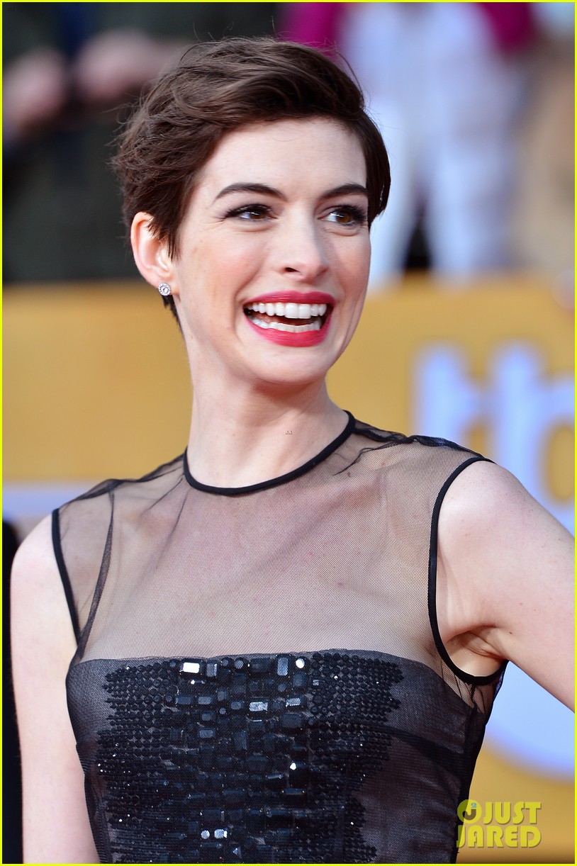 General photo of Anne Hathaway