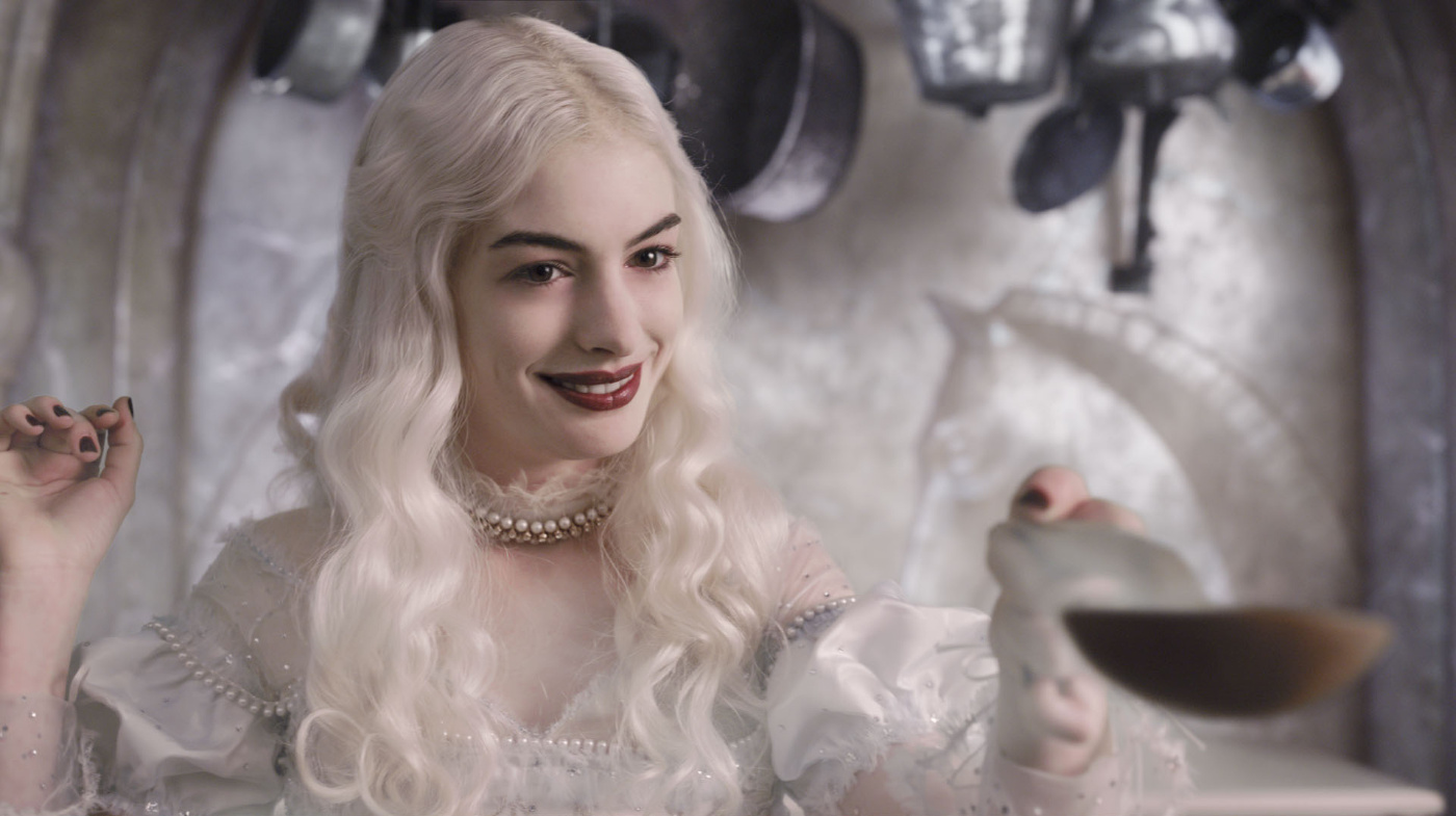 Anne Hathaway in Alice in Wonderland