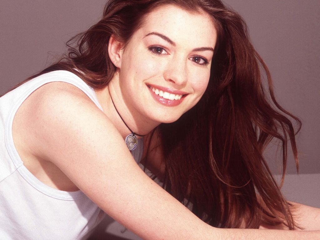 General photo of Anne Hathaway