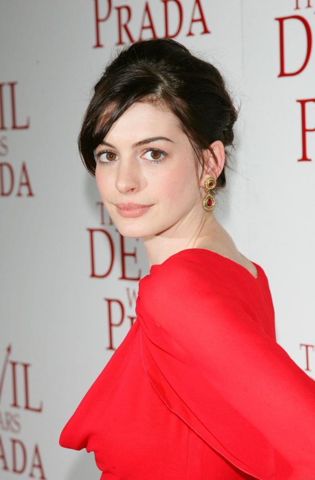 General photo of Anne Hathaway