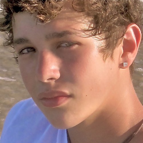 General photo of Austin Mahone