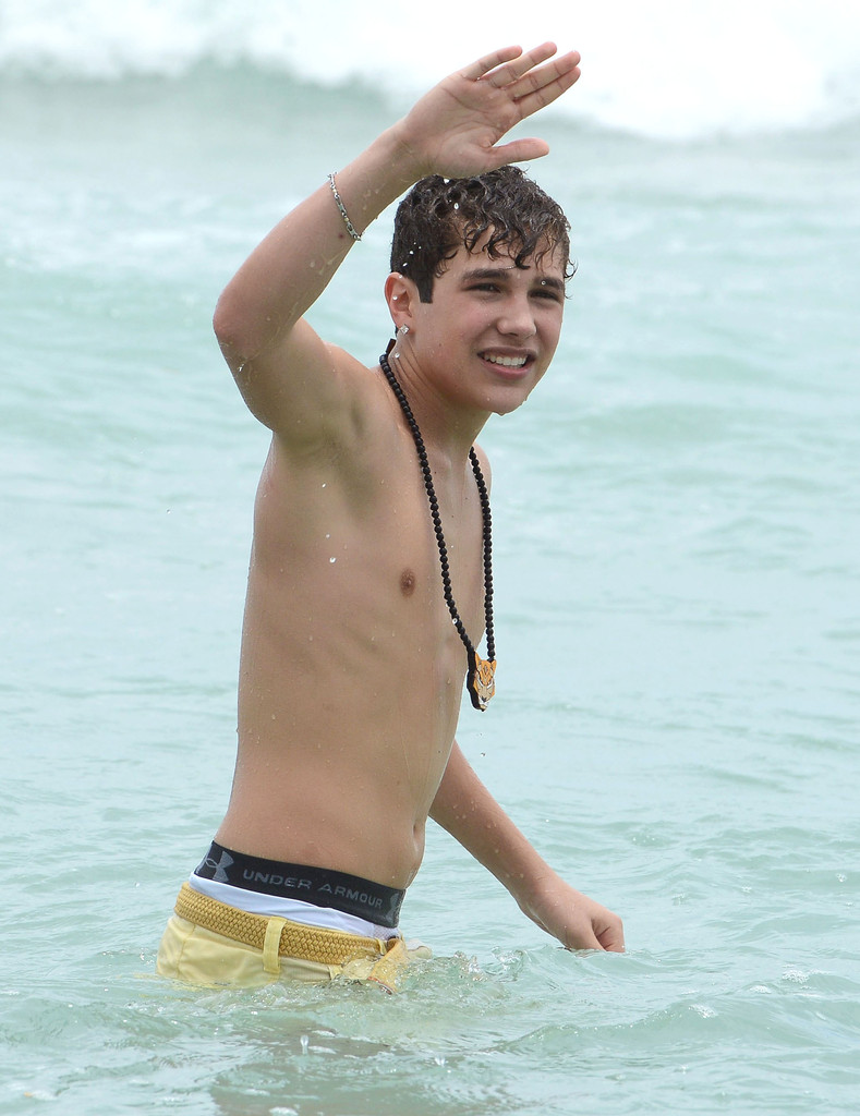 General photo of Austin Mahone