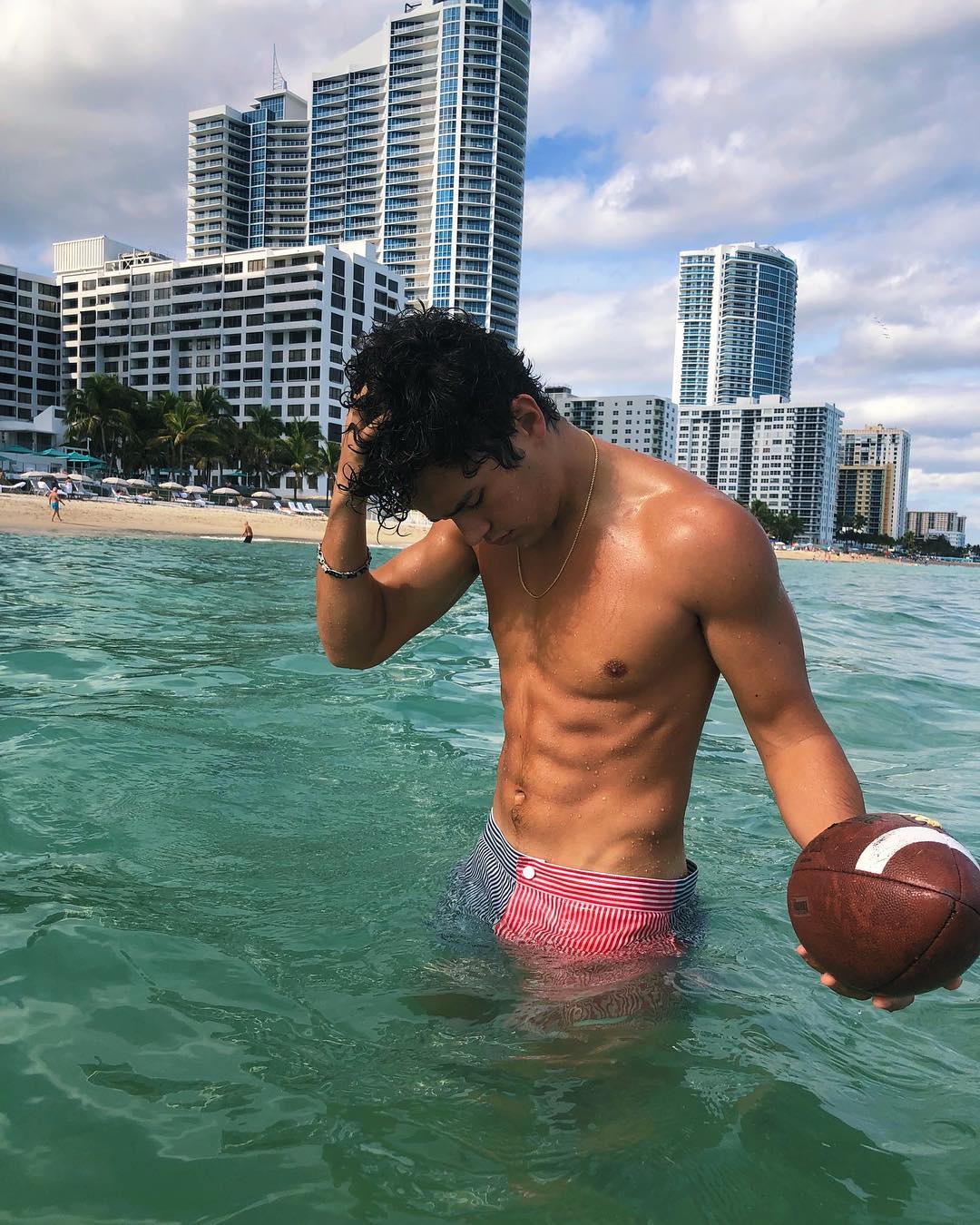 General photo of Austin Mahone