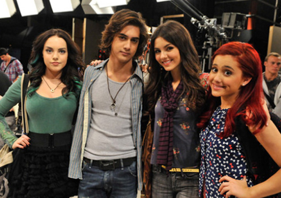 Avan Jogia in Victorious: (Season 3)