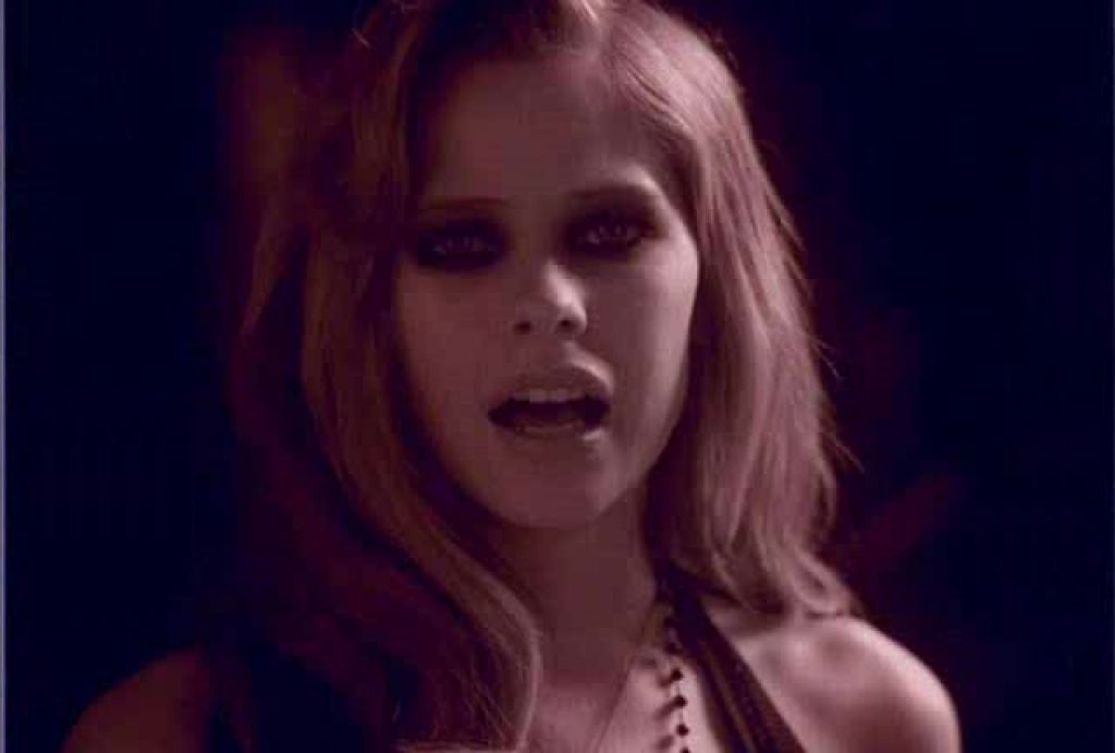 Avril Lavigne in Music Video: Nobody's Home