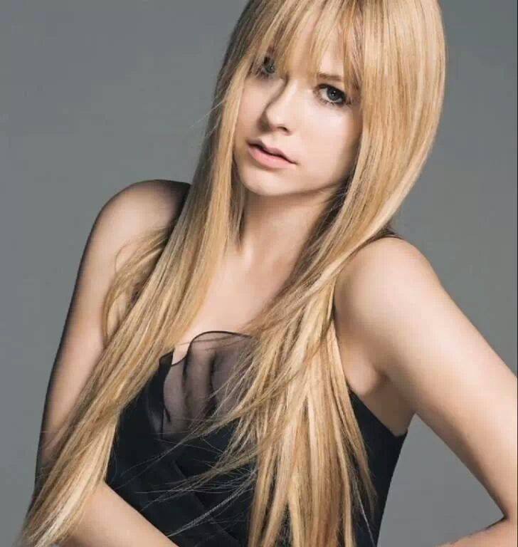 General photo of Avril Lavigne