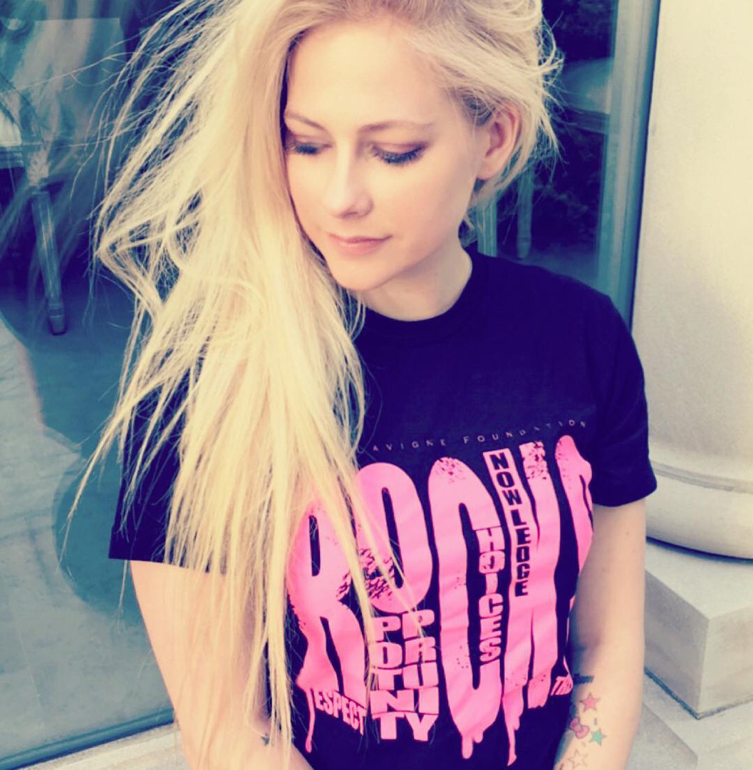 General photo of Avril Lavigne