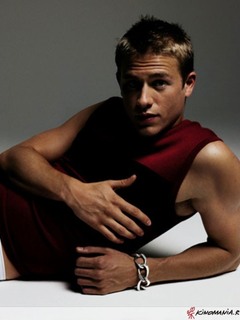 General photo of Charlie Hunnam