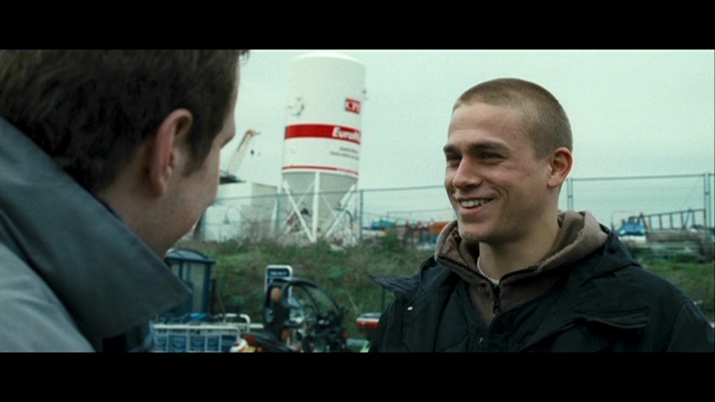 Charlie Hunnam in Hooligans