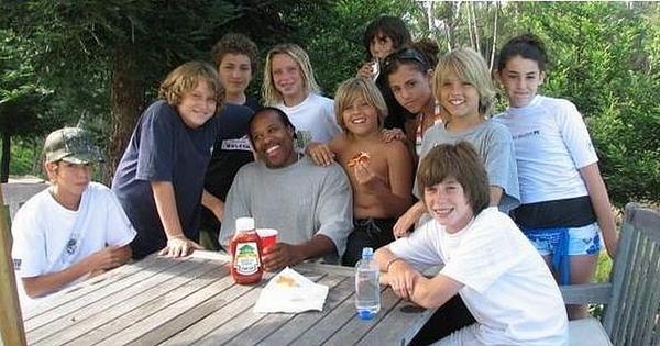 General photo of Cole & Dylan Sprouse