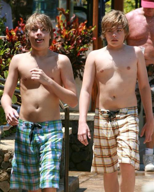 General photo of Cole & Dylan Sprouse