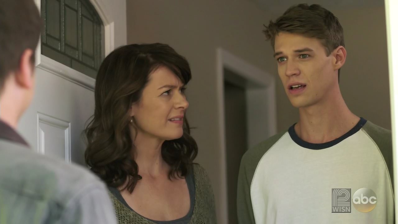 Colin Ford in Kevin (Probably) Saves the World