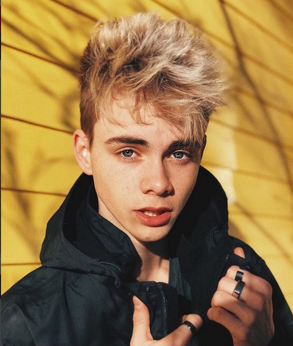 Picture of Corbyn Besson in General Pictures - corbyn-besson-1520383574 ...