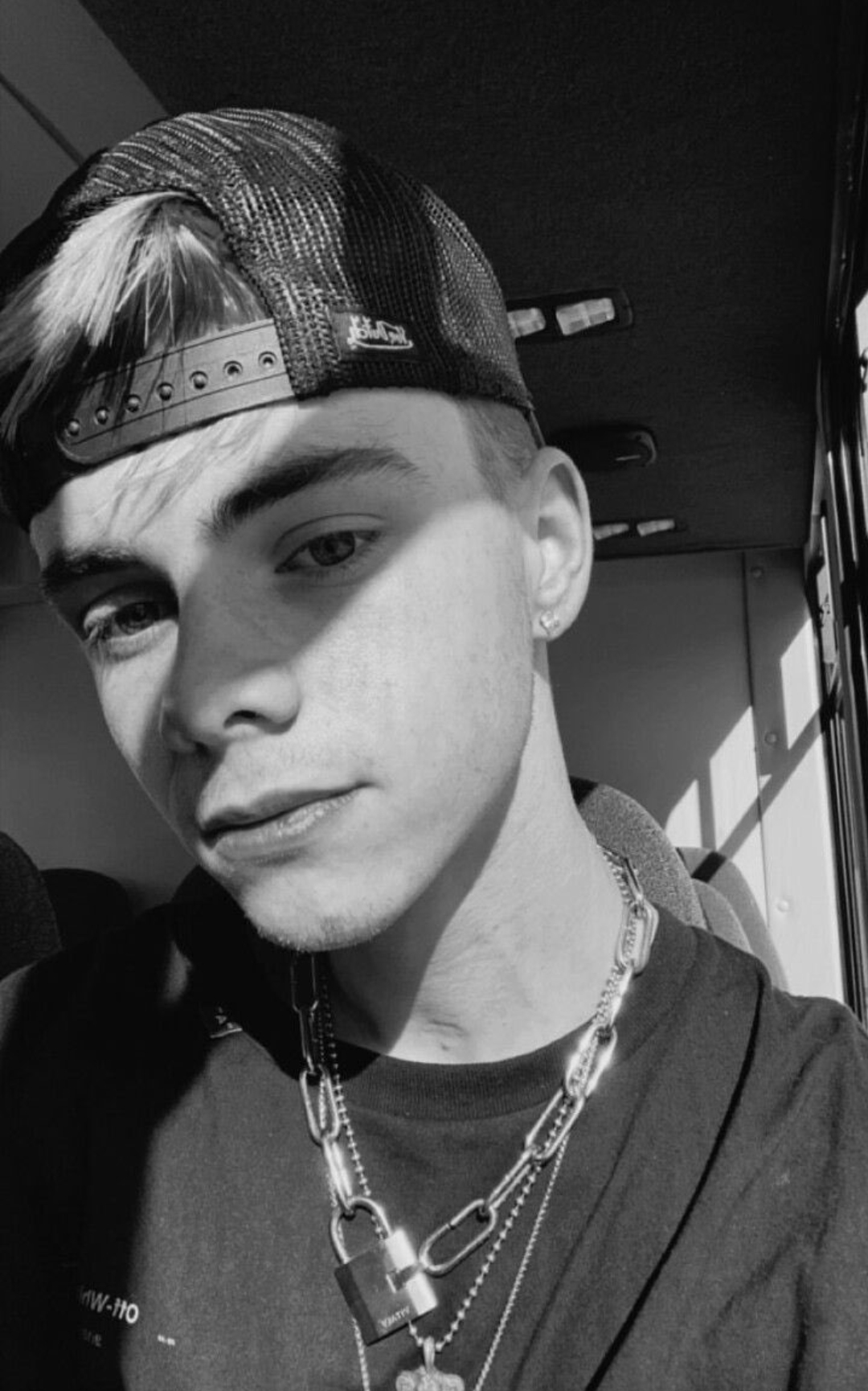 Picture of Corbyn Besson in General Pictures - corbyn-besson-1590437359 ...