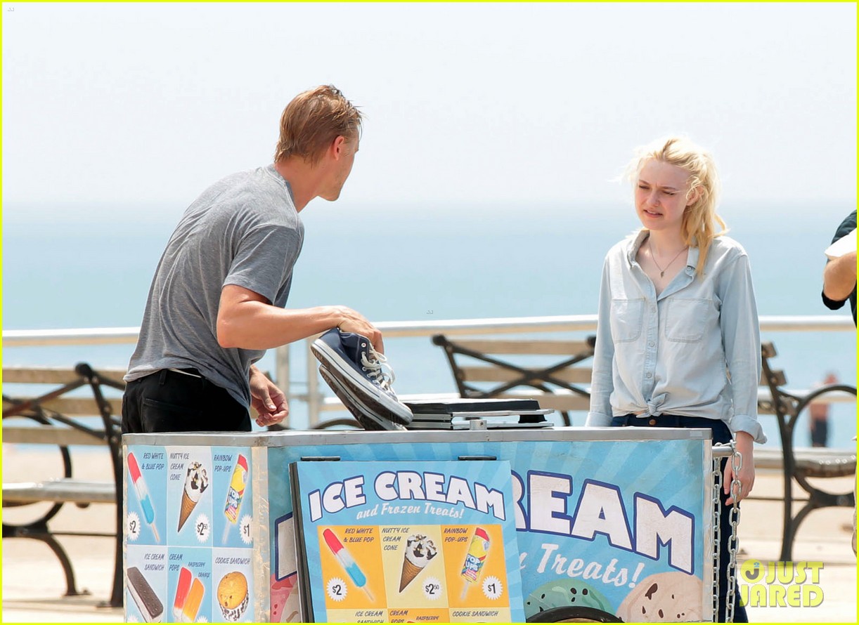 Dakota Fanning in Very Good Girls