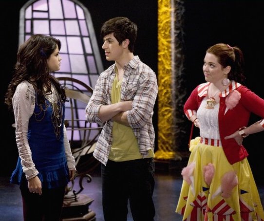 David Henrie in Wizards of Waverly Place