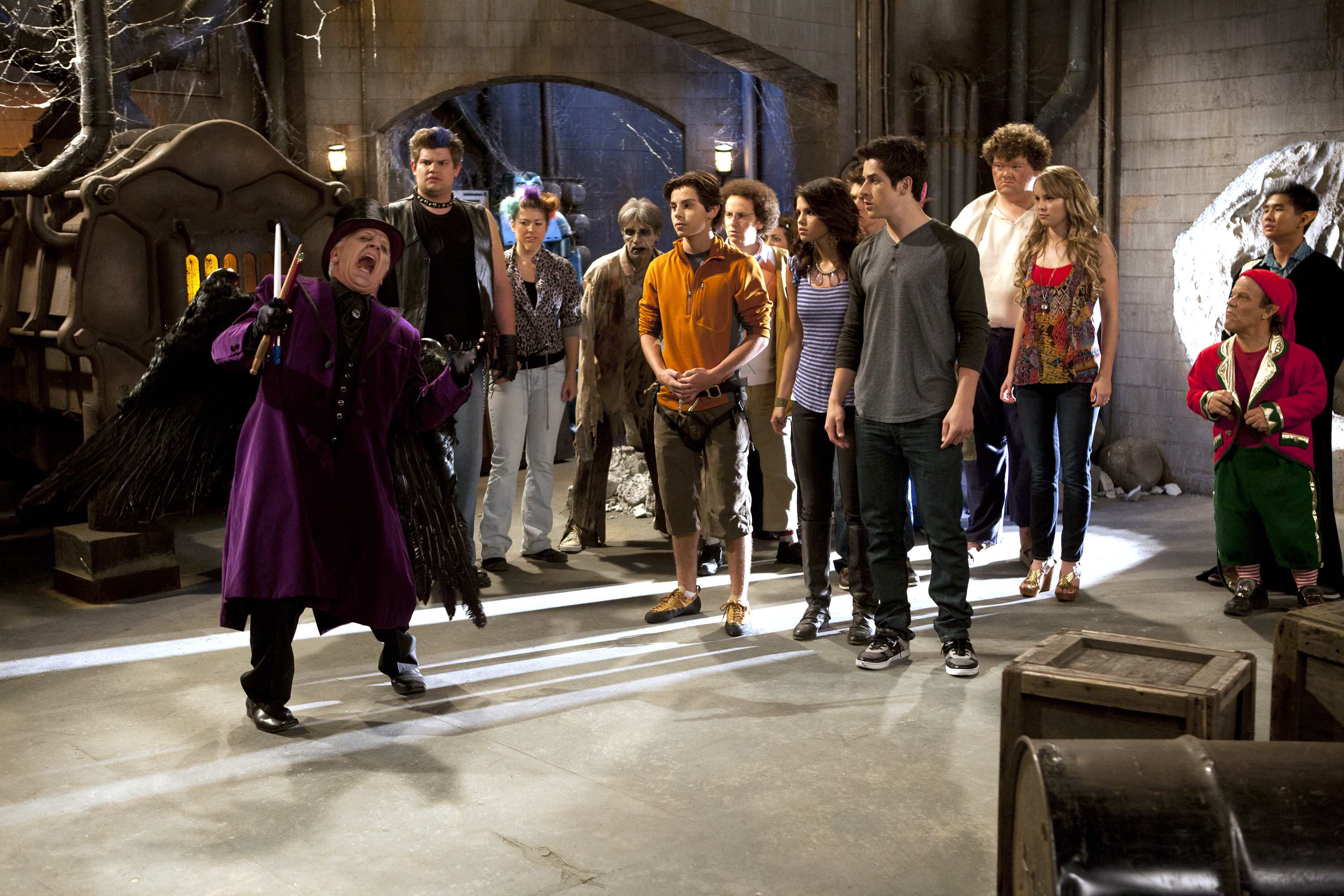 David Henrie in Wizards of Waverly Place (Season 4)