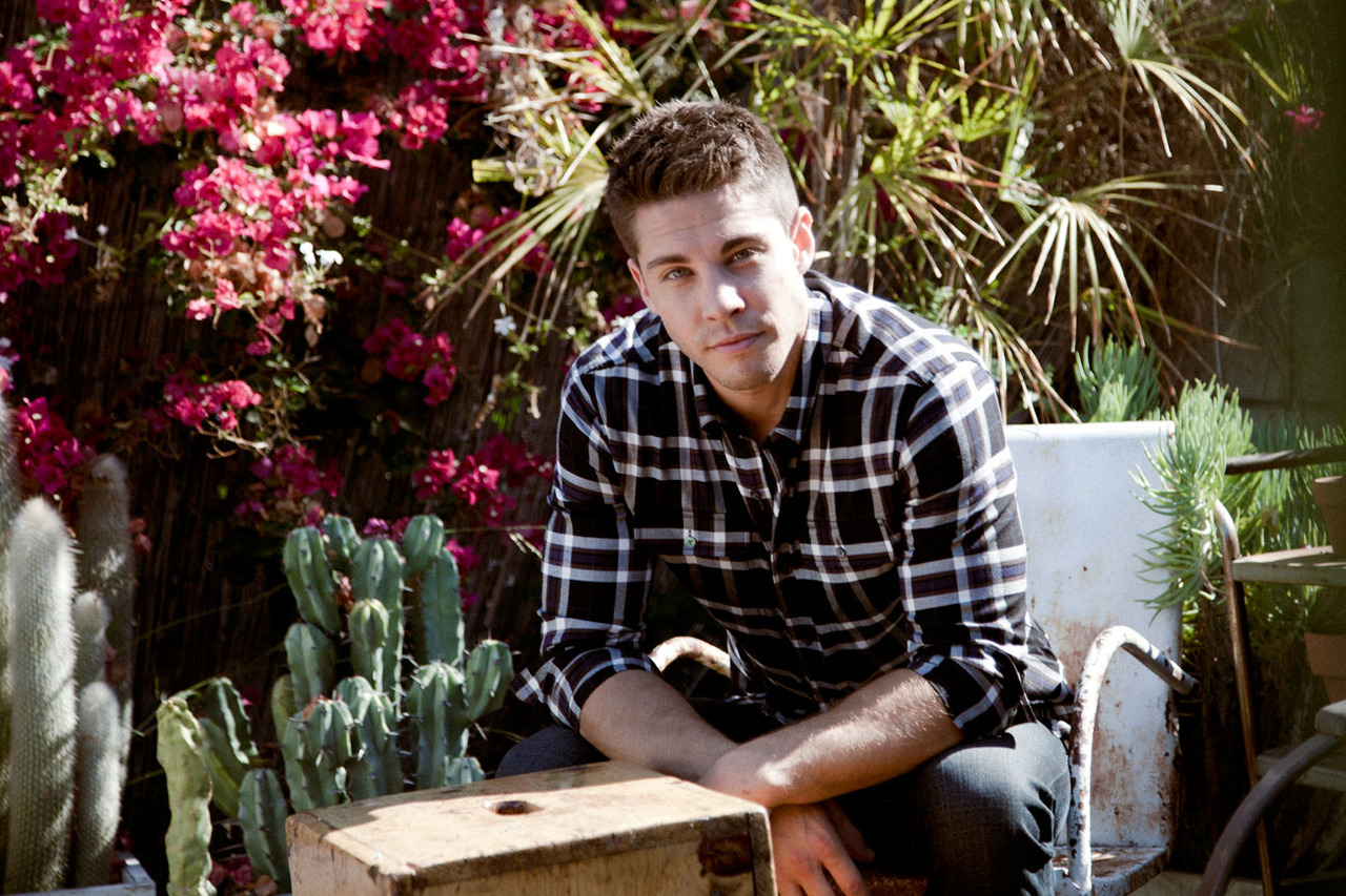 General photo of Dean Geyer