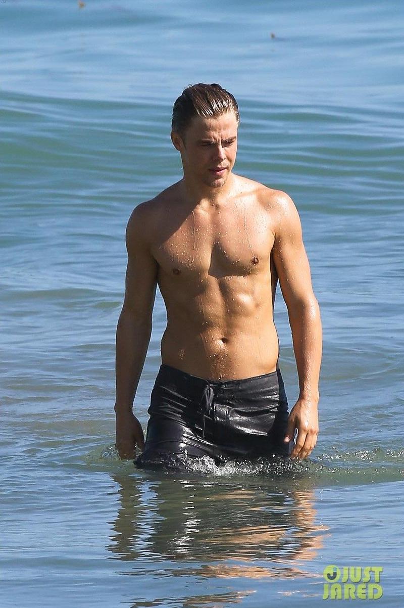 General photo of Derek Hough