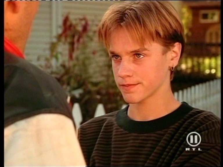 Devon Sawa in Twister