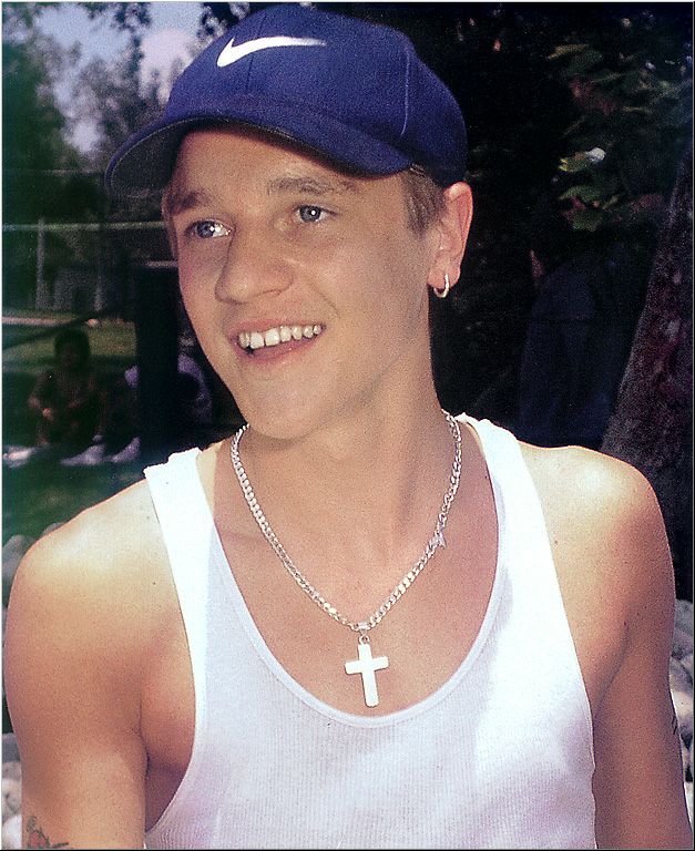 General photo of Devon Sawa