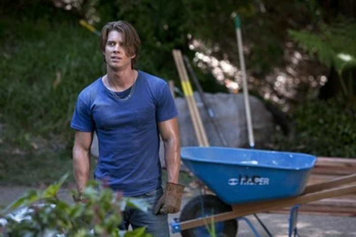 Drew Van Acker in Pretty Little Liars (Season 2)