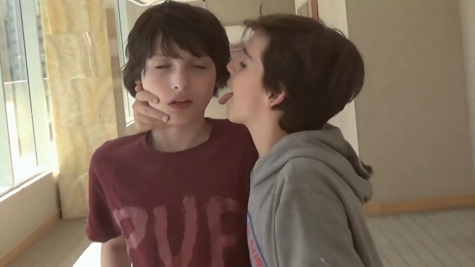 Finn Wolfhard Kissing