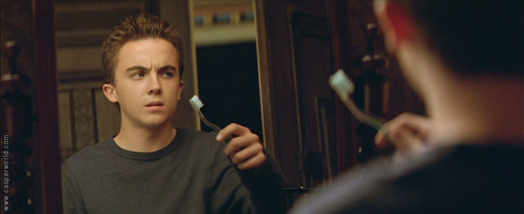 Frankie Muniz in Agent Cody Banks 2: Destination London