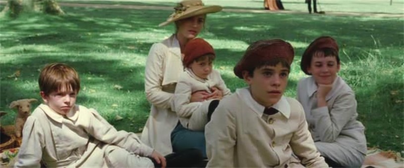 Freddie Highmore in Finding Neverland