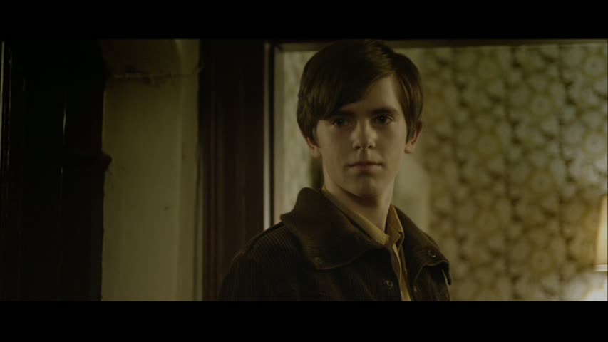 Freddie Highmore in Toast