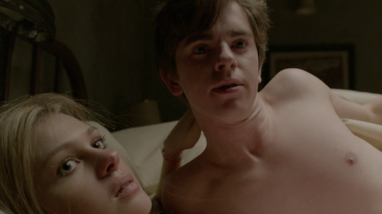 Freddie Highmore in Bates Motel