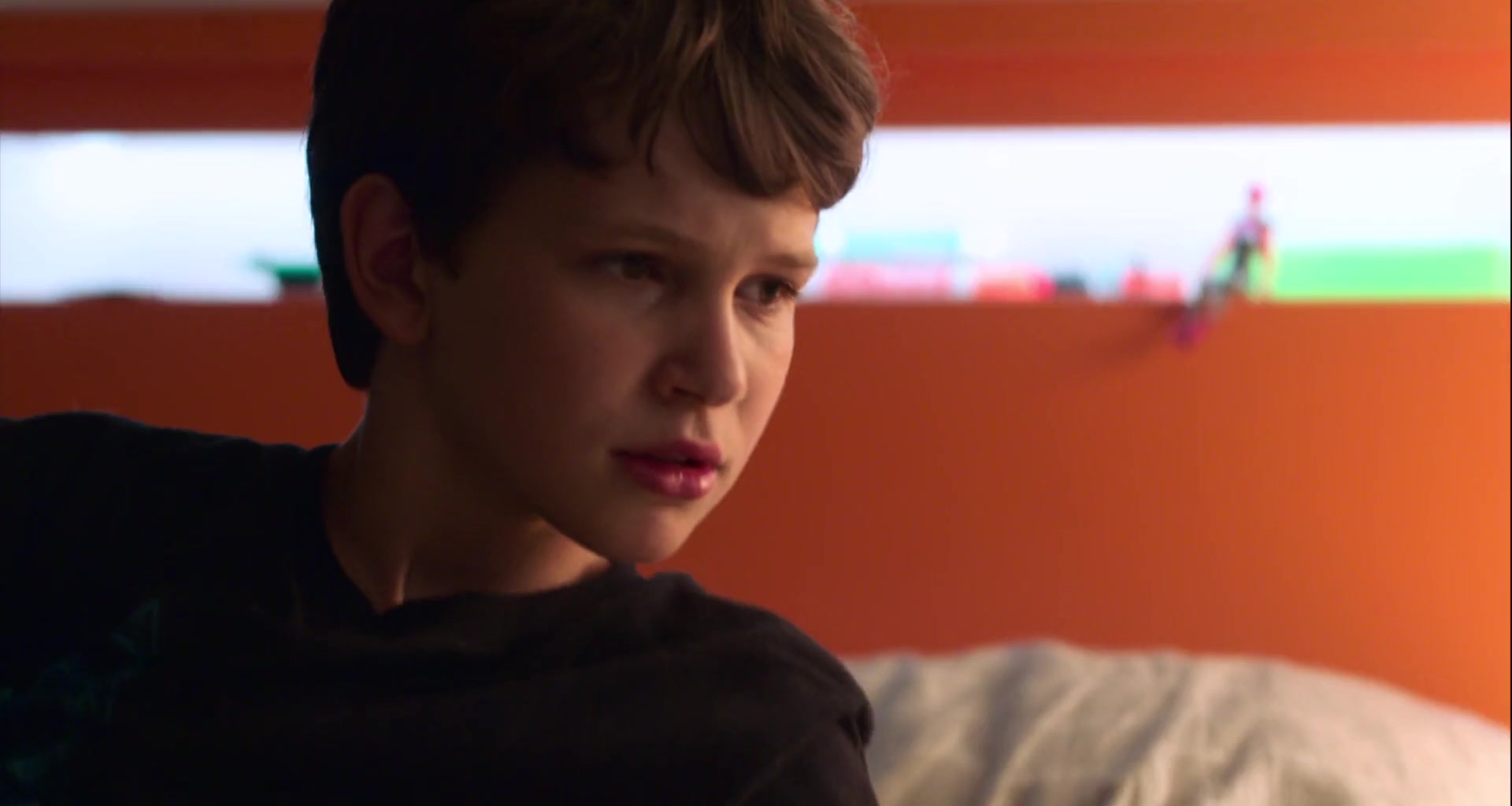 Gabriel Bateman in Think Like a Dog