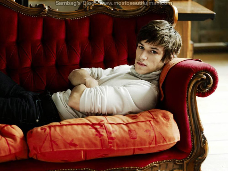 General photo of Gaspard Ulliel