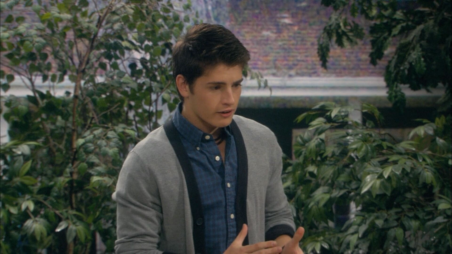 Gregg Sulkin in Melissa & Joey: Season 2