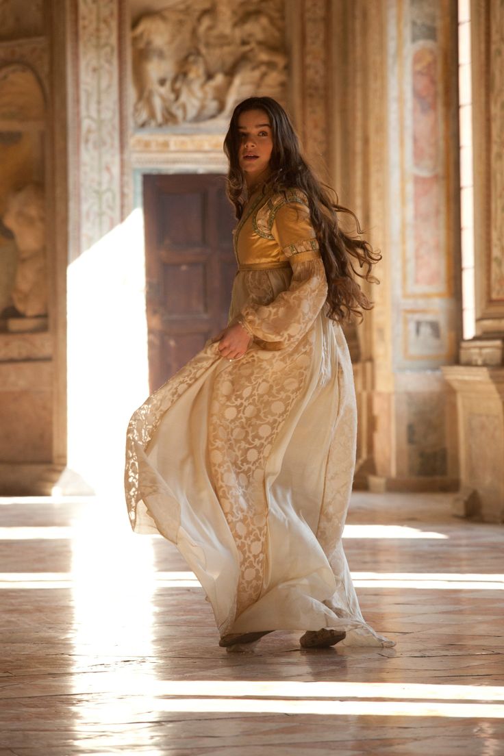 Hailee Steinfeld in Romeo and Juliet