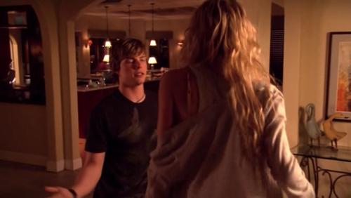 Hunter Parrish in Weeds