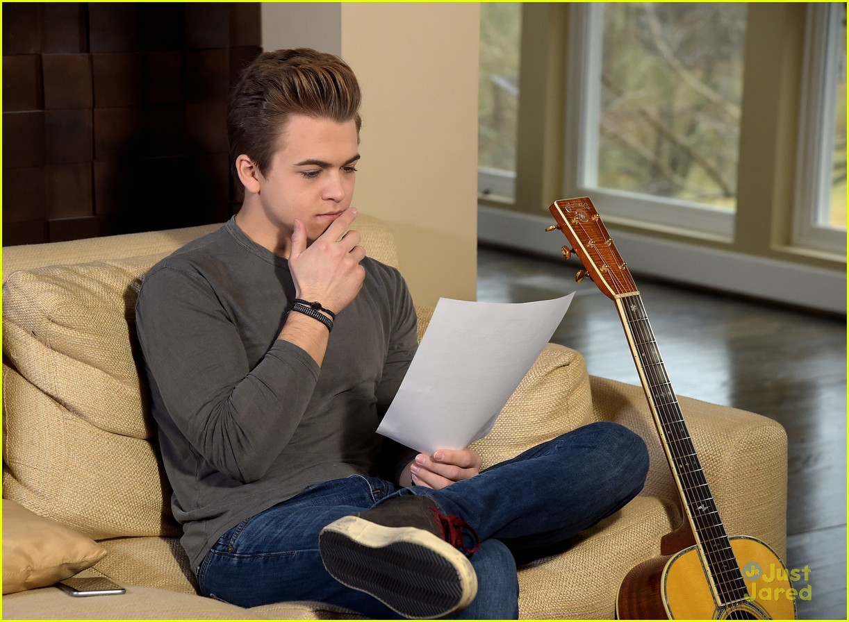 General photo of Hunter Hayes