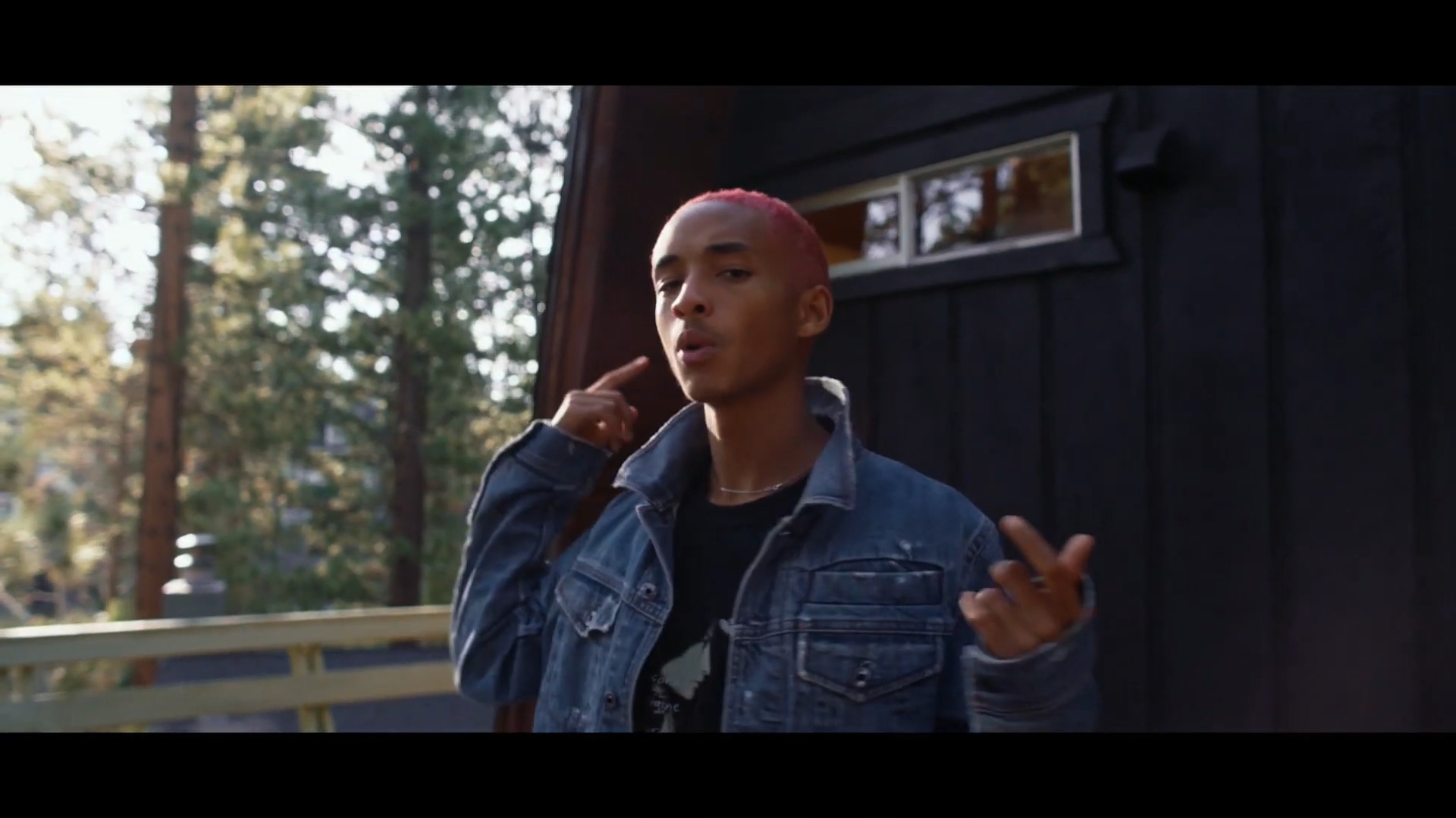 Jaden Smith in Music Video: Uno Dos (ft. Jaden Smith)