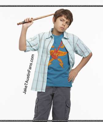 Jake T. Austin in Wizards of Waverly Place (Season 1)